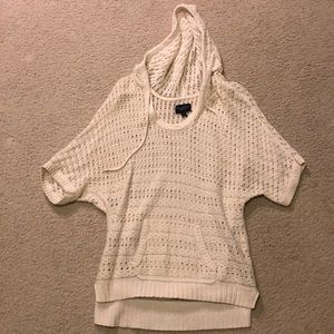 Hooded White, Short-sleeved Sweater